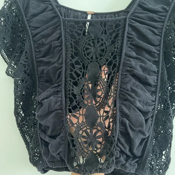 Free People boho crochet open panel black mid drift top - Picture 3 of 3